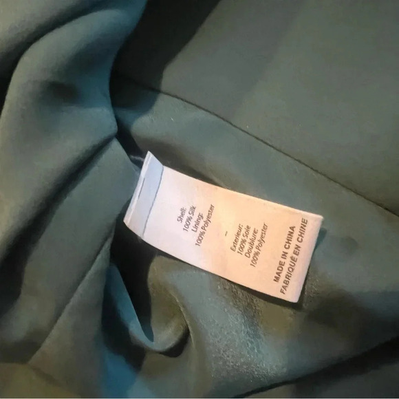 CINQ À SEPT Amari Twist Front Cutout Silk Top - Picture 6 of 6